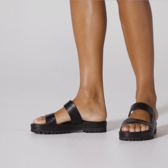 TAMARA MELLON ‘Roam’ Like New Black Lizard Print. Size 9. Quiet Luxury Brand! - Picture 2 of 7